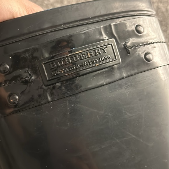 Burberry rain boots - Picture 3 of 3